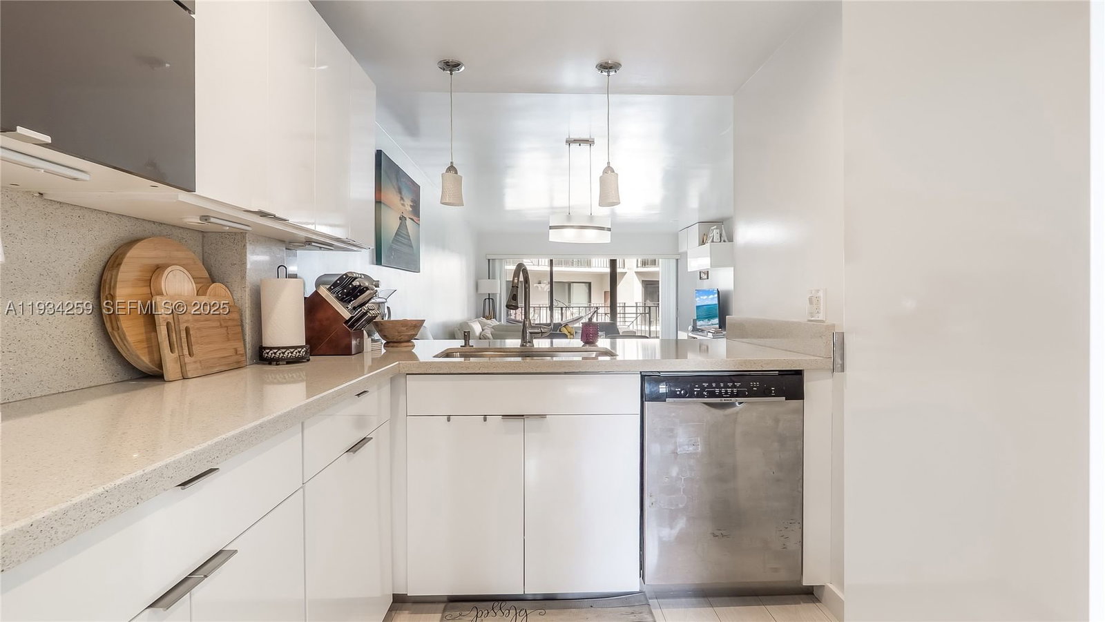 Real estate property located at 2029 Ocean Blvd #404, Broward, Tradewinds By The Sea Con, Fort Lauderdale, FL