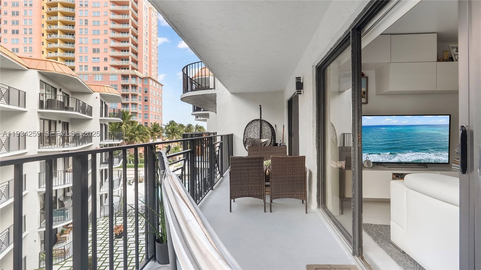 Real estate property located at 2029 Ocean Blvd #404, Broward, Tradewinds By The Sea Con, Fort Lauderdale, FL