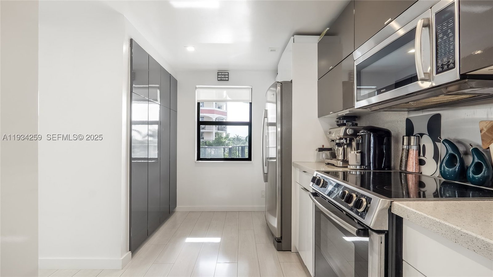 Real estate property located at 2029 Ocean Blvd #404, Broward, Tradewinds By The Sea Con, Fort Lauderdale, FL