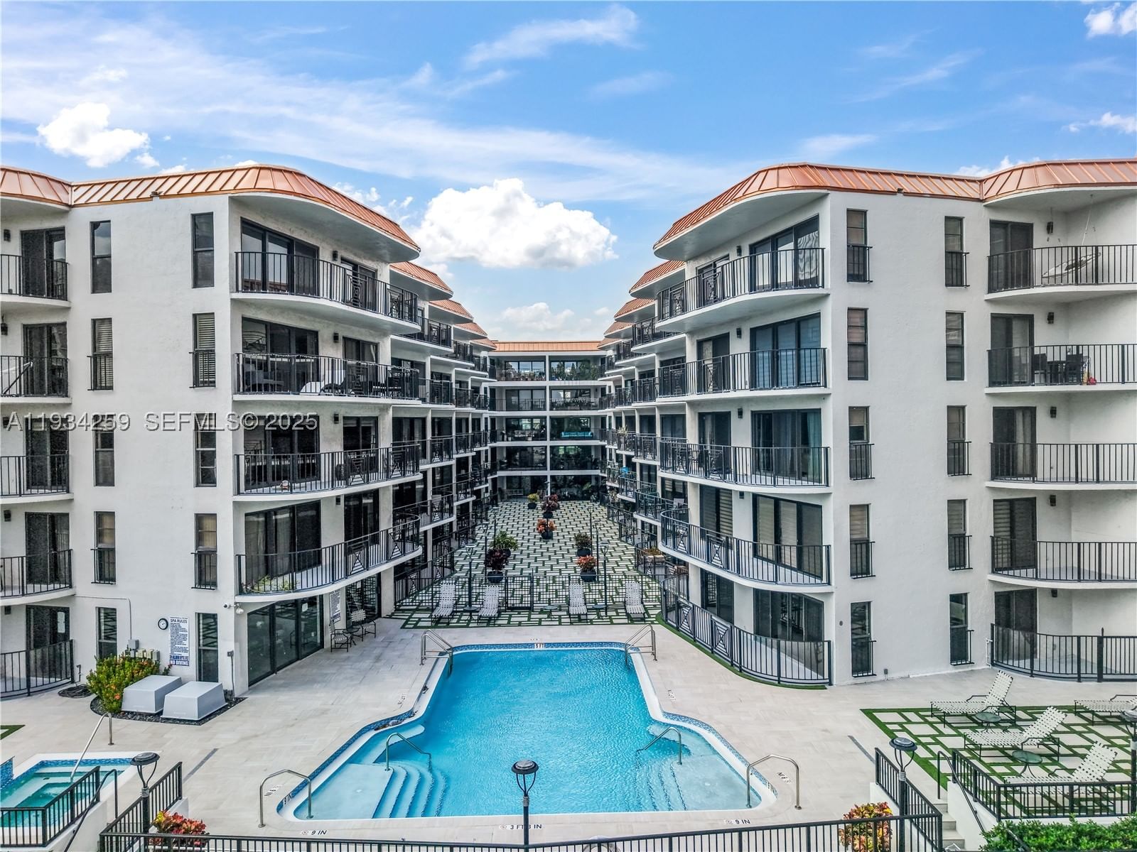 Real estate property located at 2029 Ocean Blvd #404, Broward, Tradewinds By The Sea Con, Fort Lauderdale, FL