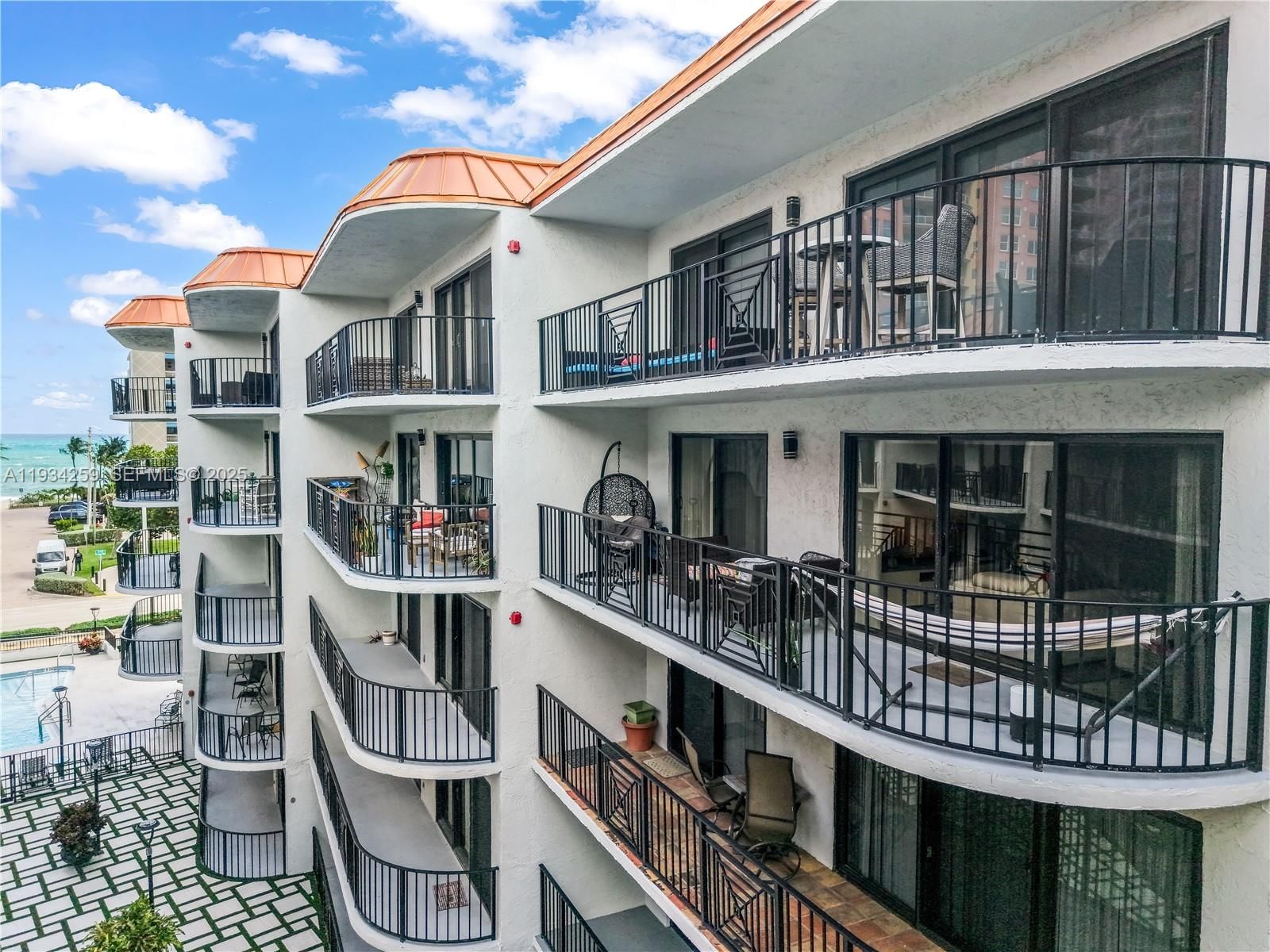 Real estate property located at 2029 Ocean Blvd #404, Broward, Tradewinds By The Sea Con, Fort Lauderdale, FL