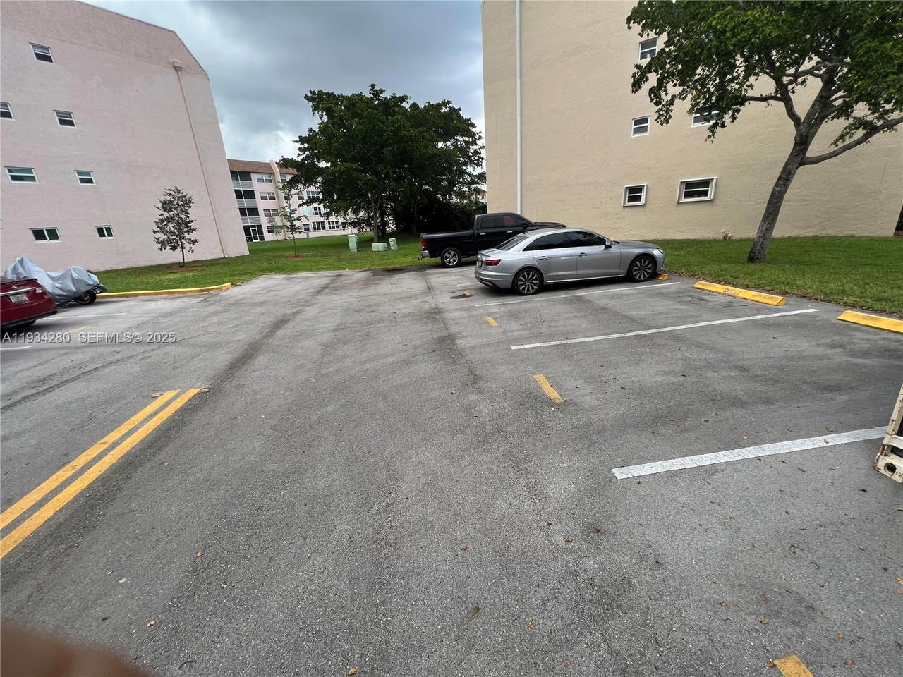 Real estate property located at 10369 24th Pl #201, Broward, Sunrise Lakes 187 Condo, Sunrise, FL
