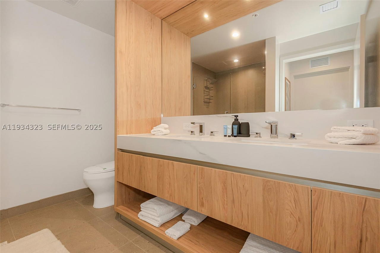 Real estate property located at 11 6 ST #1407, Miami-dade, The Crosby, Miami, FL