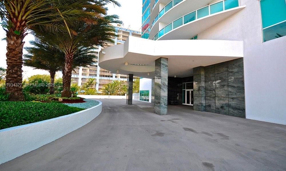 Real estate property located at 2101 Brickell Ave #2705, Miami-dade, Skyline On Brickell Condo, Miami, FL