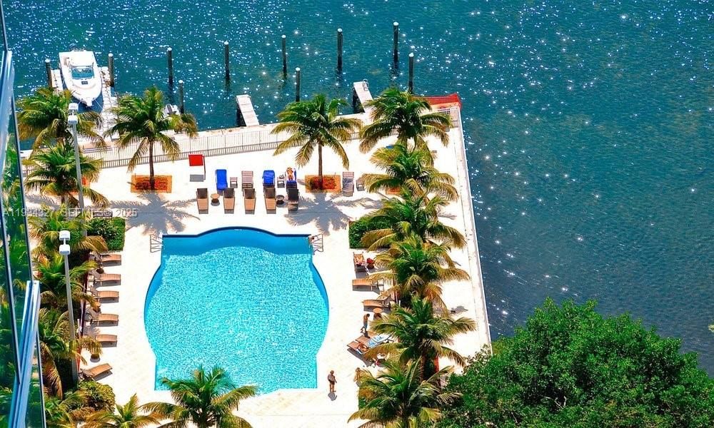 Real estate property located at 2101 Brickell Ave #2705, Miami-dade, Skyline On Brickell Condo, Miami, FL