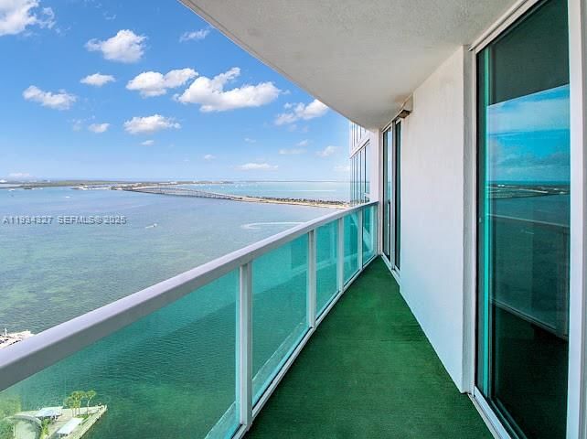 Real estate property located at 2101 Brickell Ave #2705, Miami-dade, Skyline On Brickell Condo, Miami, FL