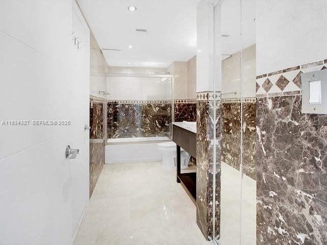 Real estate property located at 2101 Brickell Ave #2705, Miami-dade, Skyline On Brickell Condo, Miami, FL