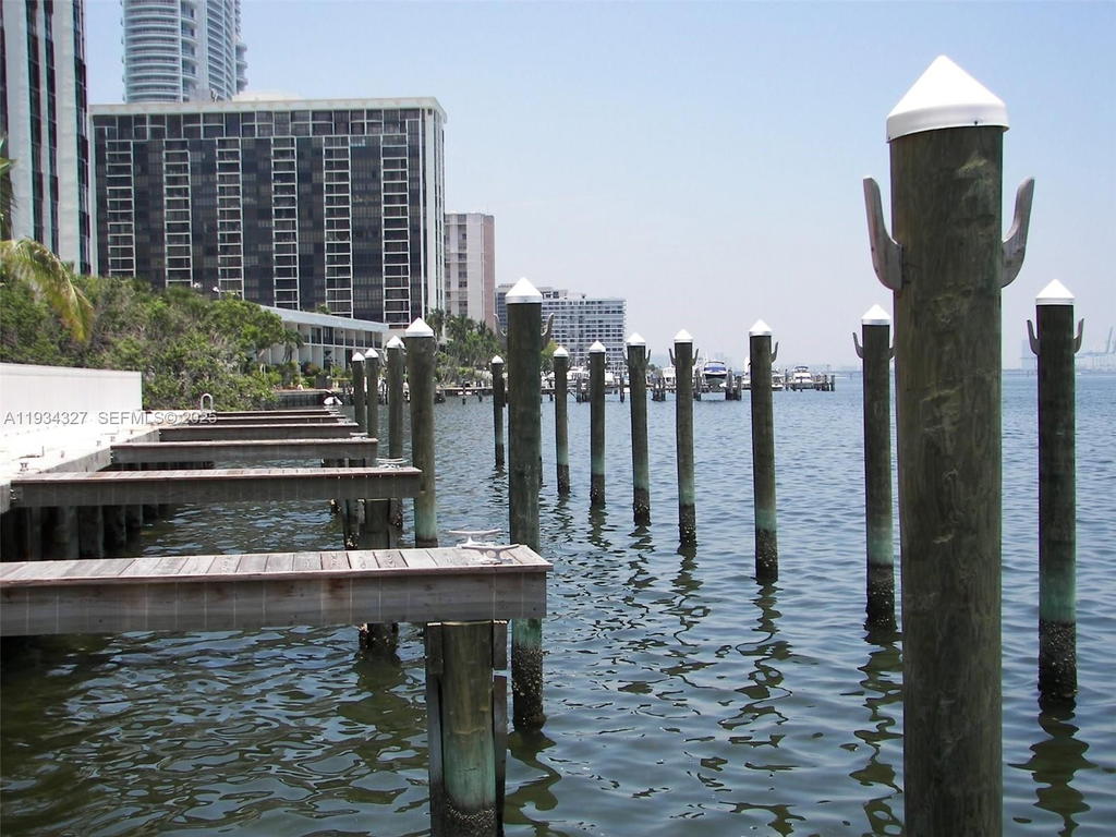 Real estate property located at 2101 Brickell Ave #2705, Miami-dade, Skyline On Brickell Condo, Miami, FL