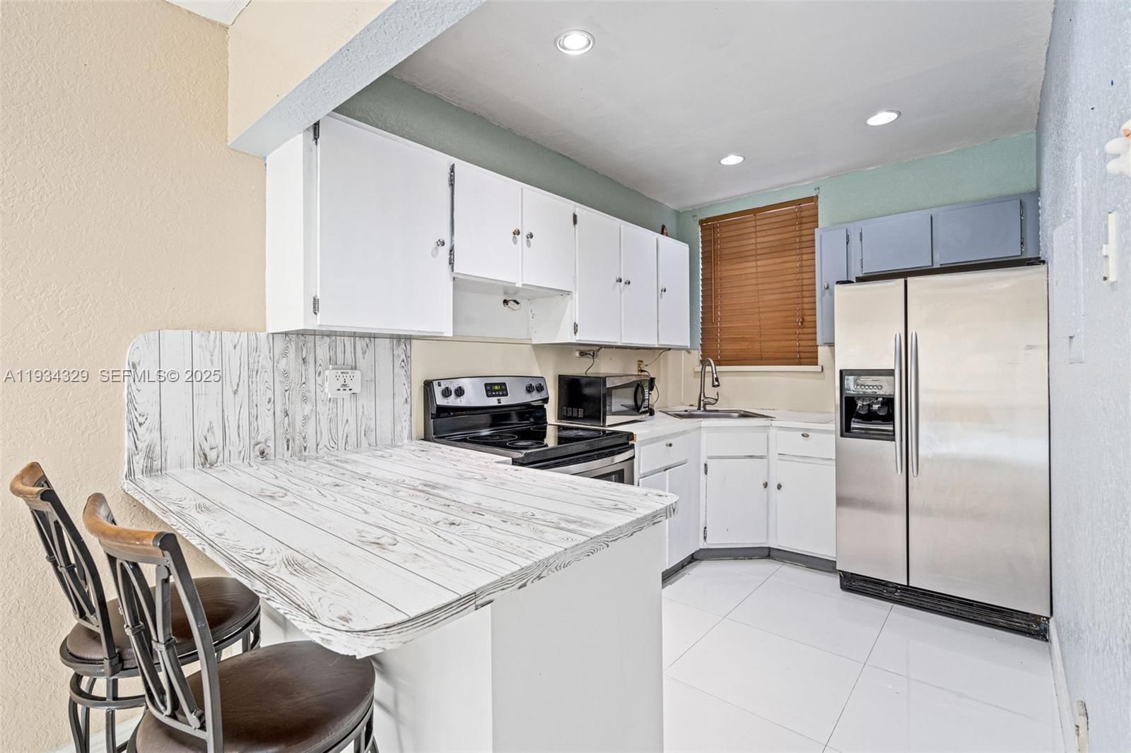 Real estate property located at 5888 25th Ct #5, Miami-dade, Ready Condo, Hialeah, FL