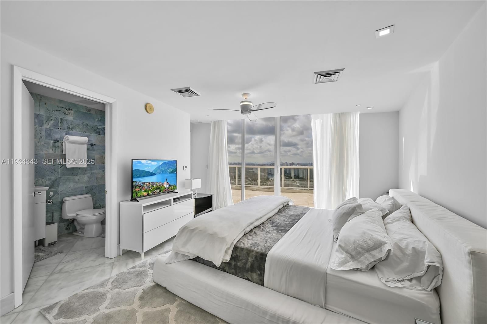 Real estate property located at 1850 Ocean Dr PH4405, Broward, Beach Club Condo, Hallandale Beach, FL