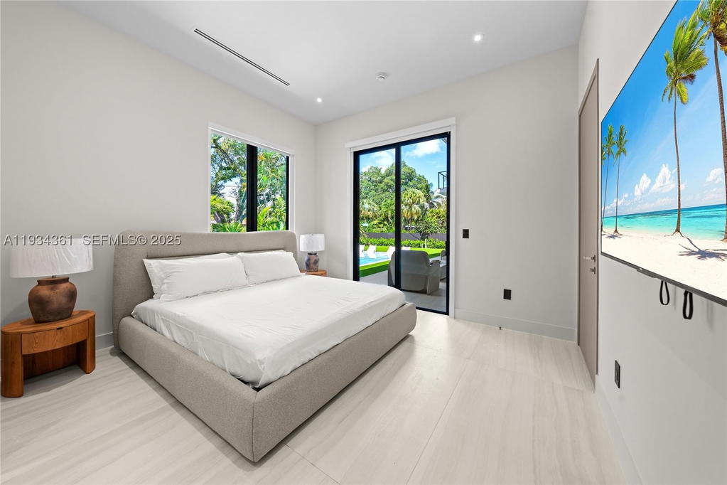 Real estate property located at 19900 21st Ct, Miami-dade, Highland Oaks, Miami, FL
