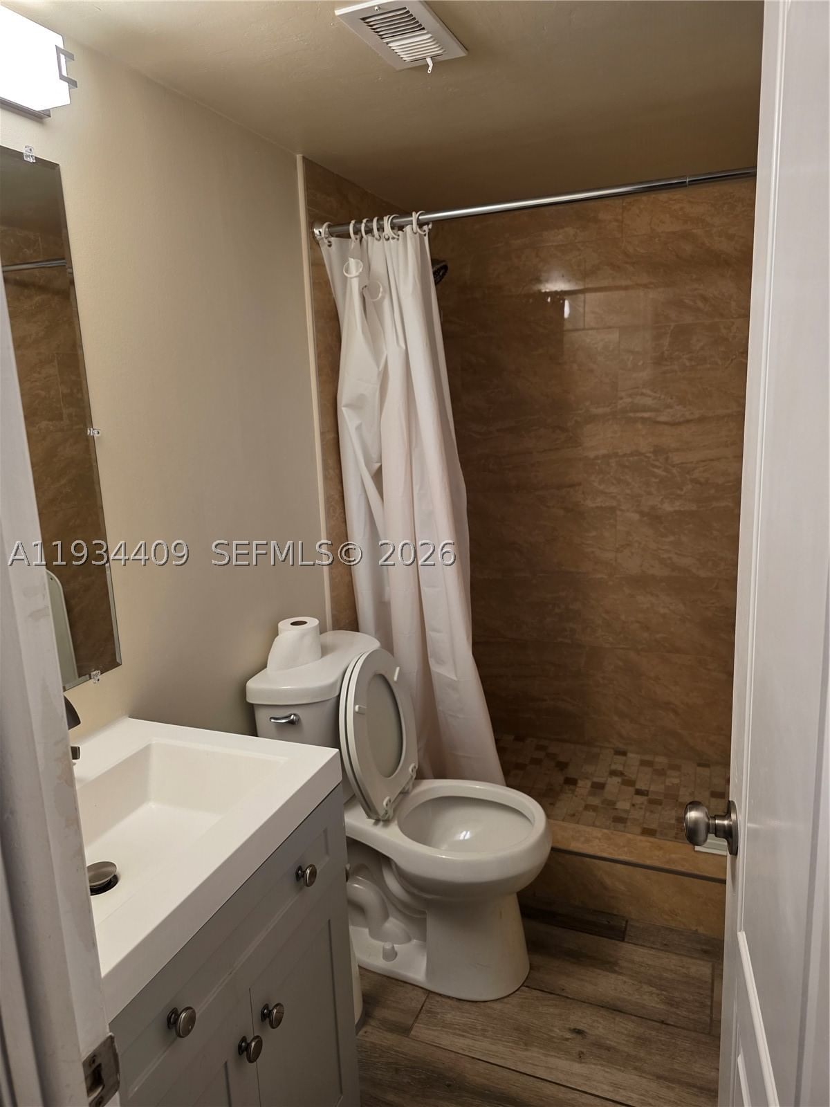 Real estate property located at 1811 Jefferson St #501, Broward, Telstar Condominium Inc, Hollywood, FL