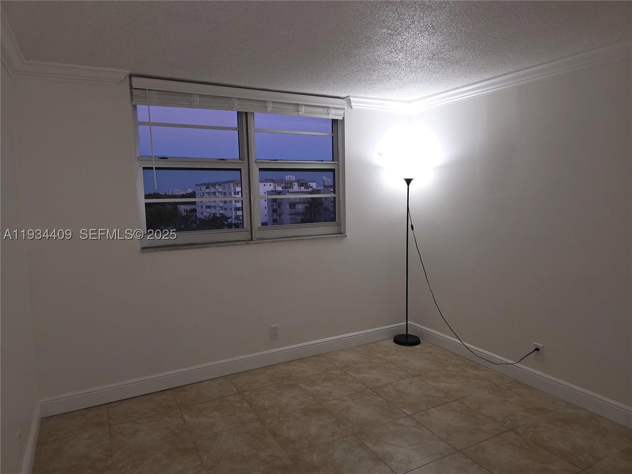 Real estate property located at 1811 Jefferson St #501, Broward, Telstar Condominium Inc, Hollywood, FL