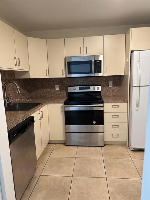 Real estate property located at 1830 Dixieanna St #606, Broward, Dixiana Condo, Hollywood, FL