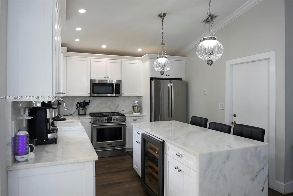 Real estate property located at 5763 97th Ct, Miami-dade, Patio Homes Of Doral Pine, Doral, FL