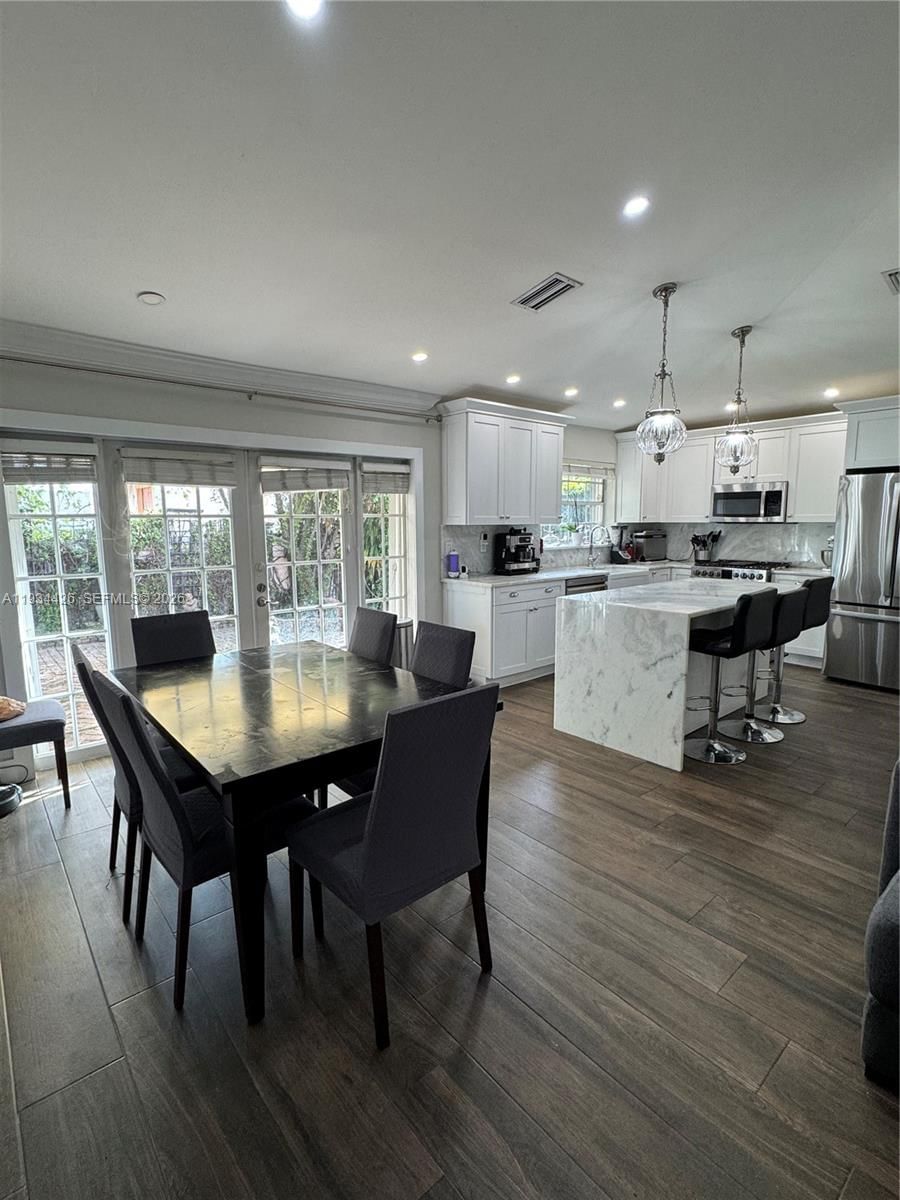 Real estate property located at 5763 97th Ct, Miami-dade, Patio Homes Of Doral Pine, Doral, FL