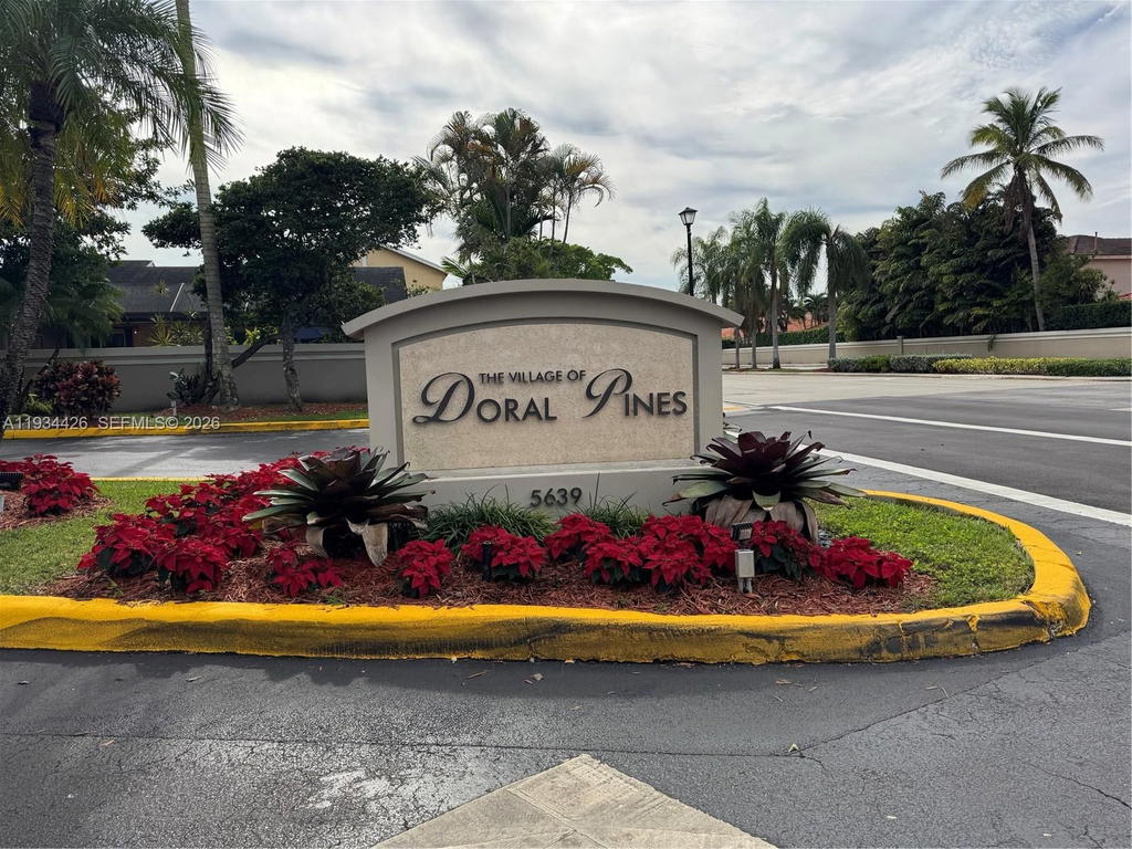 Real estate property located at 5763 97th Ct, Miami-dade, Patio Homes Of Doral Pine, Doral, FL