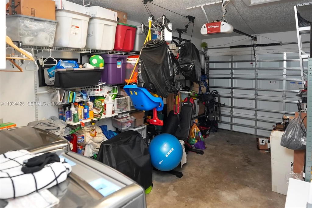 Real estate property located at 5763 97th Ct, Miami-dade, Patio Homes Of Doral Pine, Doral, FL