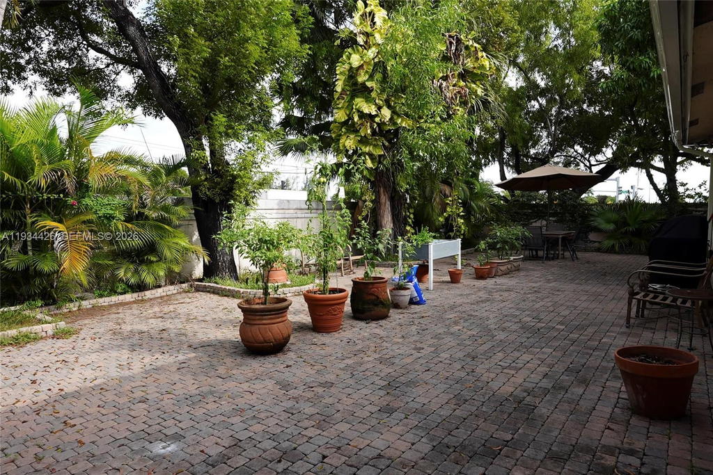 Real estate property located at 5763 97th Ct, Miami-dade, Patio Homes Of Doral Pine, Doral, FL