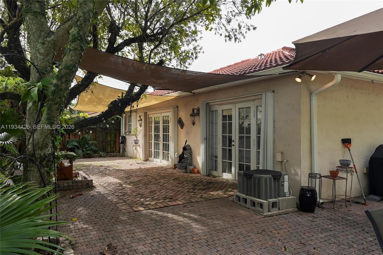 Real estate property located at 5763 97th Ct, Miami-dade, Patio Homes Of Doral Pine, Doral, FL