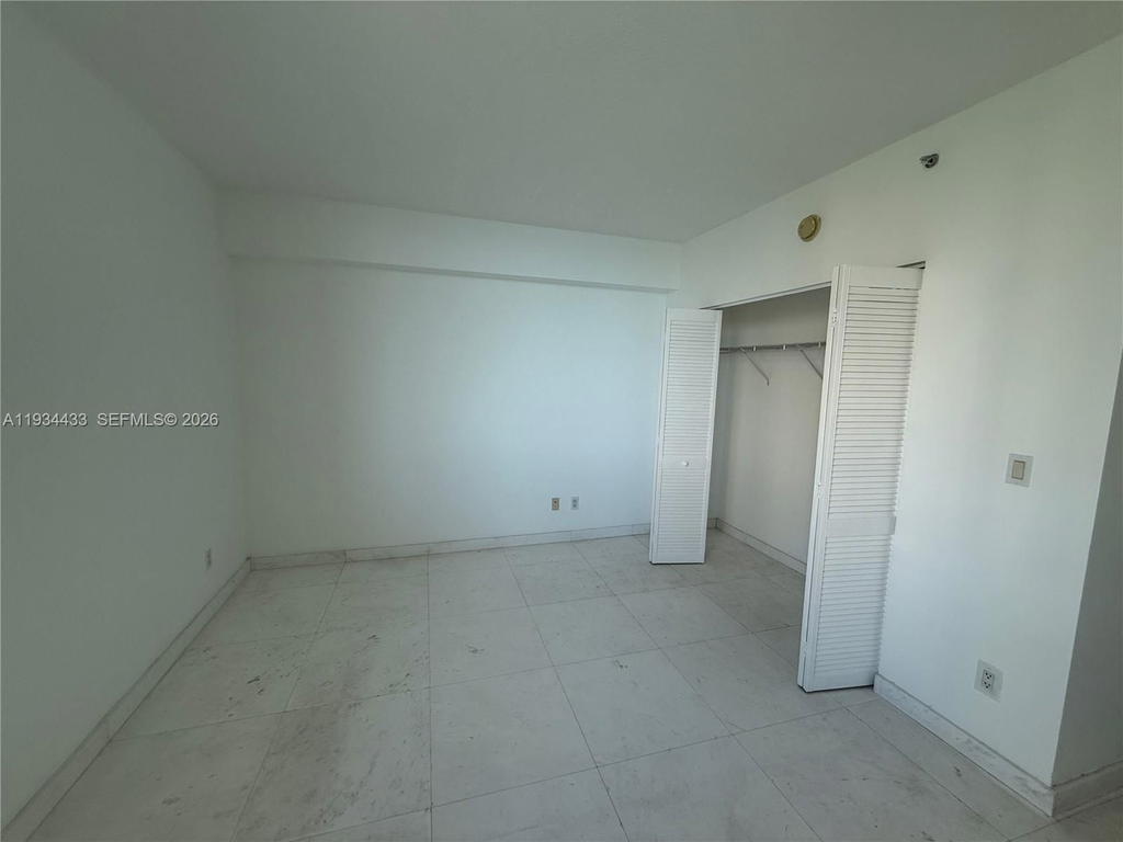 Real estate property located at 325 Biscayne Blvd #621, Miami-dade, One Miami West Condo, Miami, FL