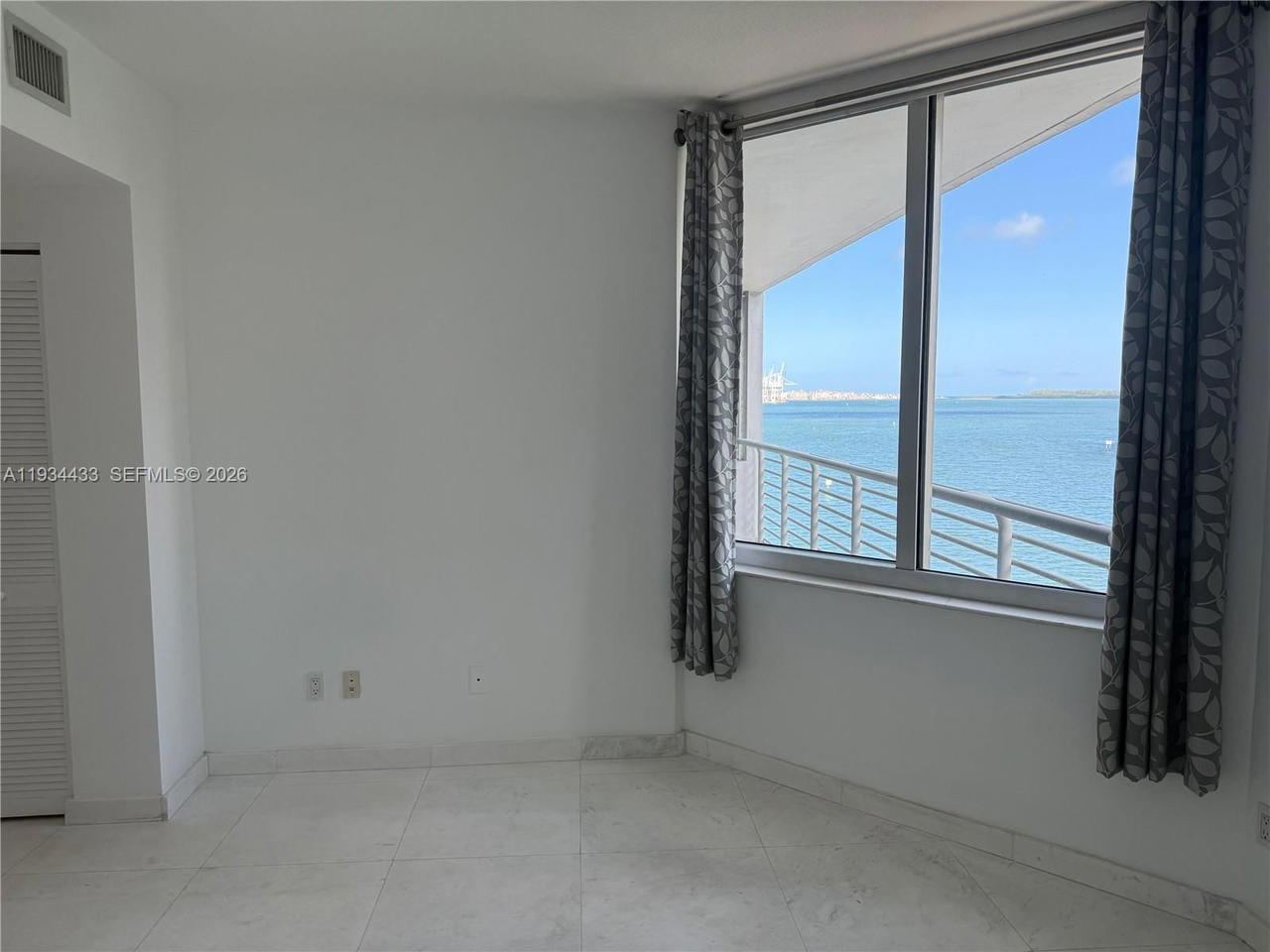 Real estate property located at 325 Biscayne Blvd #621, Miami-dade, One Miami West Condo, Miami, FL