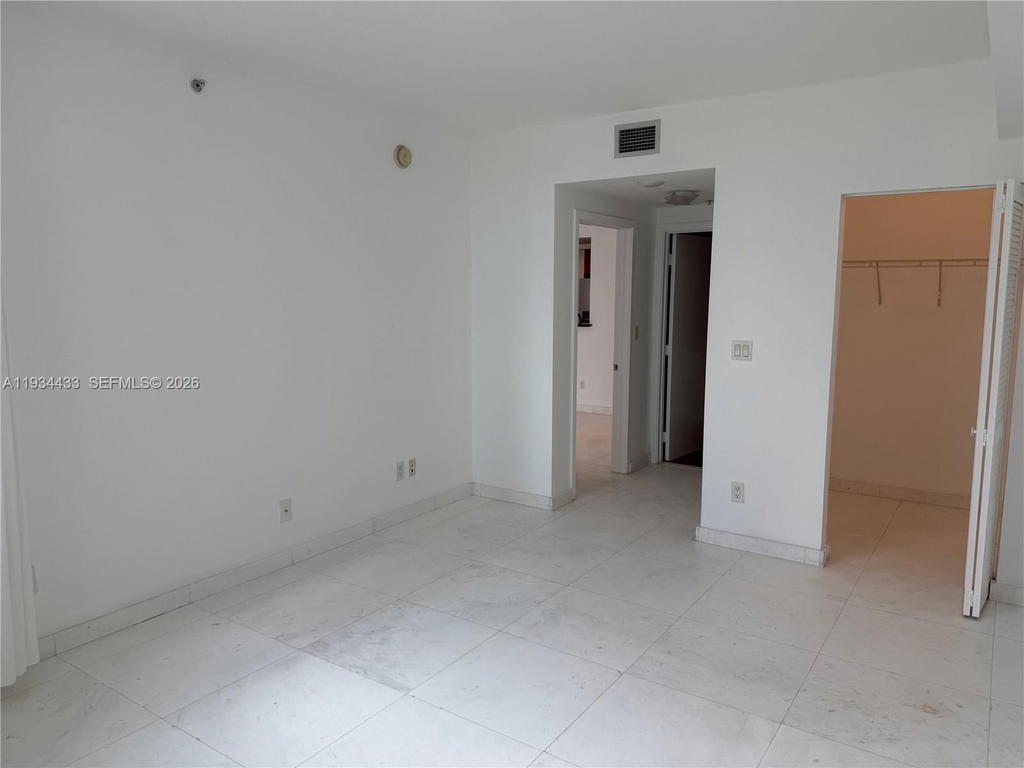 Real estate property located at 325 Biscayne Blvd #621, Miami-dade, One Miami West Condo, Miami, FL