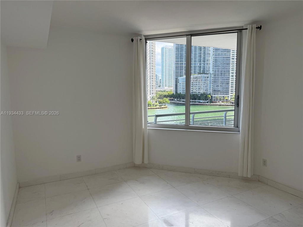 Real estate property located at 325 Biscayne Blvd #621, Miami-dade, One Miami West Condo, Miami, FL