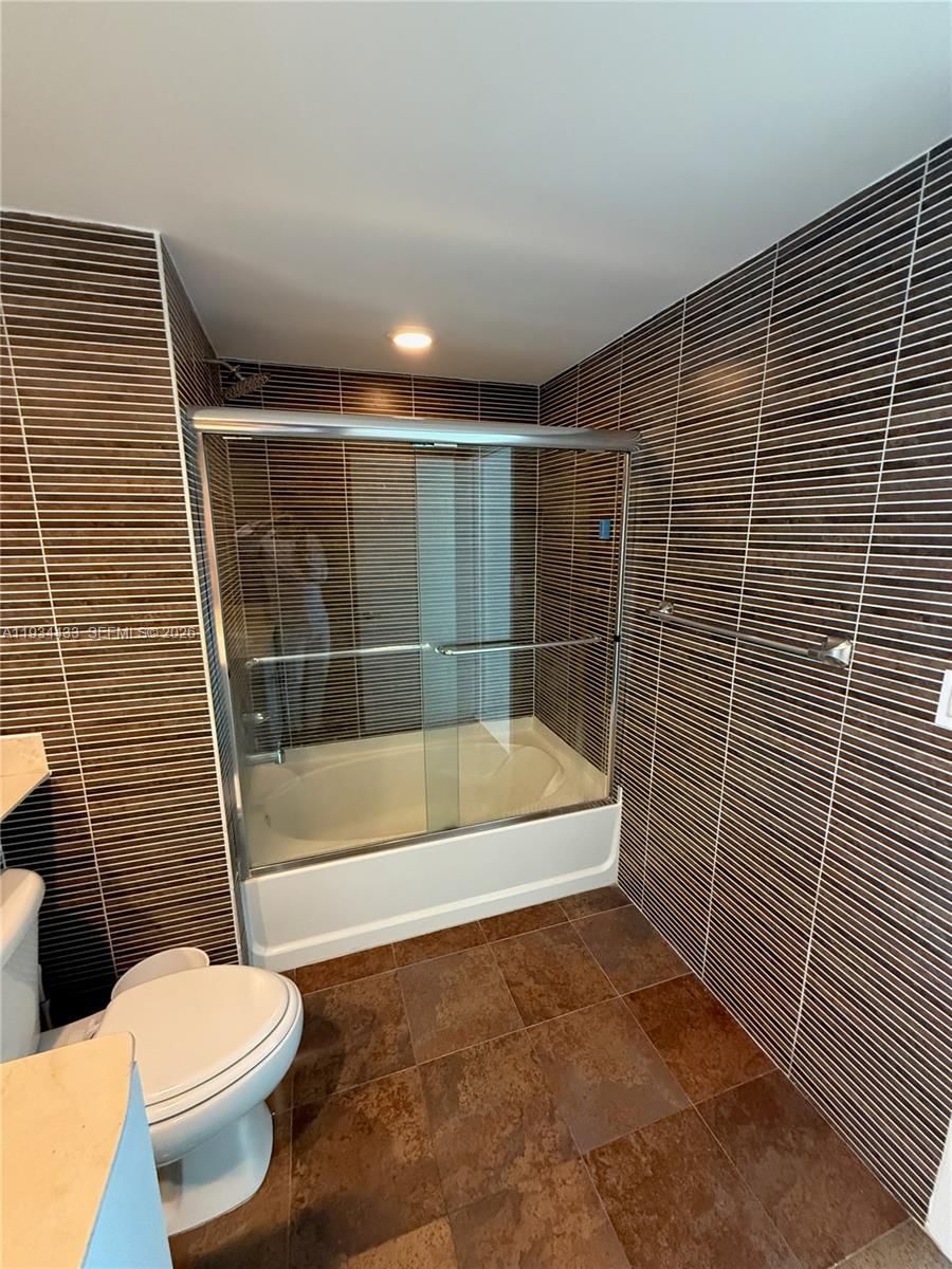 Real estate property located at 325 Biscayne Blvd #621, Miami-dade, One Miami West Condo, Miami, FL