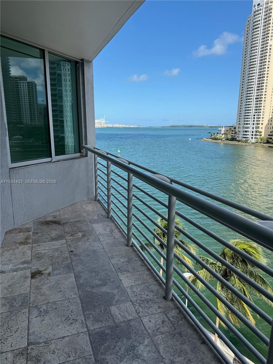 Real estate property located at 325 Biscayne Blvd #621, Miami-dade, One Miami West Condo, Miami, FL
