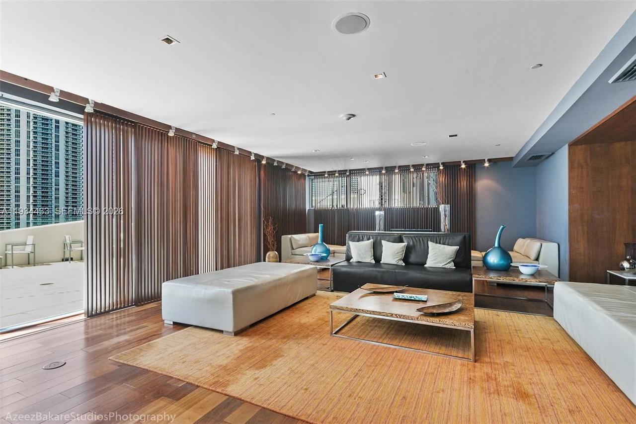 Real estate property located at 325 Biscayne Blvd #621, Miami-dade, One Miami West Condo, Miami, FL