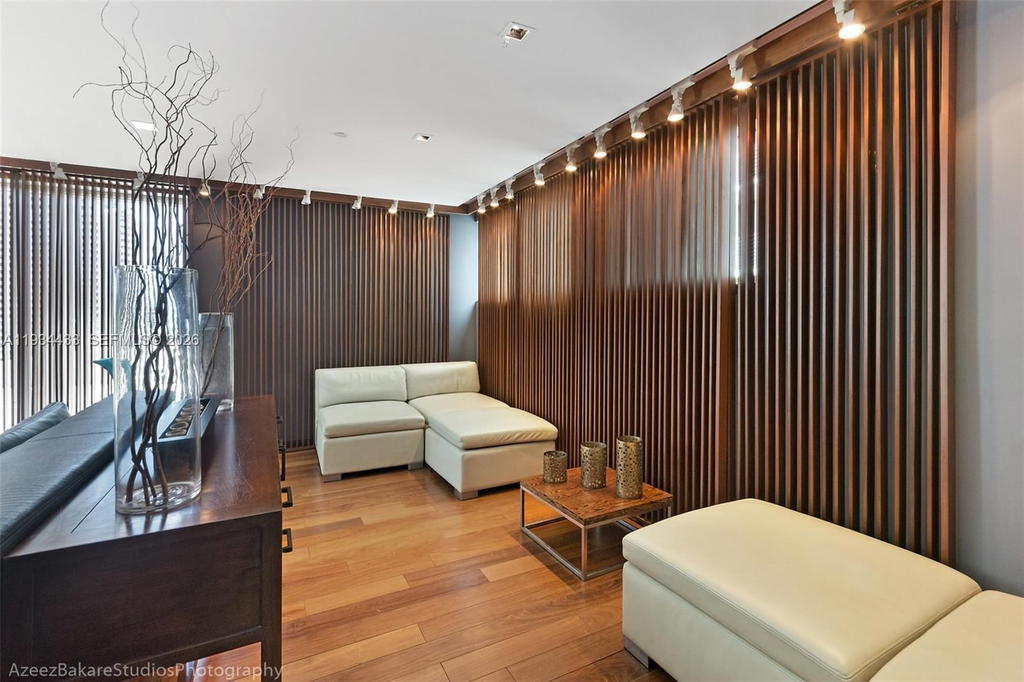 Real estate property located at 325 Biscayne Blvd #621, Miami-dade, One Miami West Condo, Miami, FL