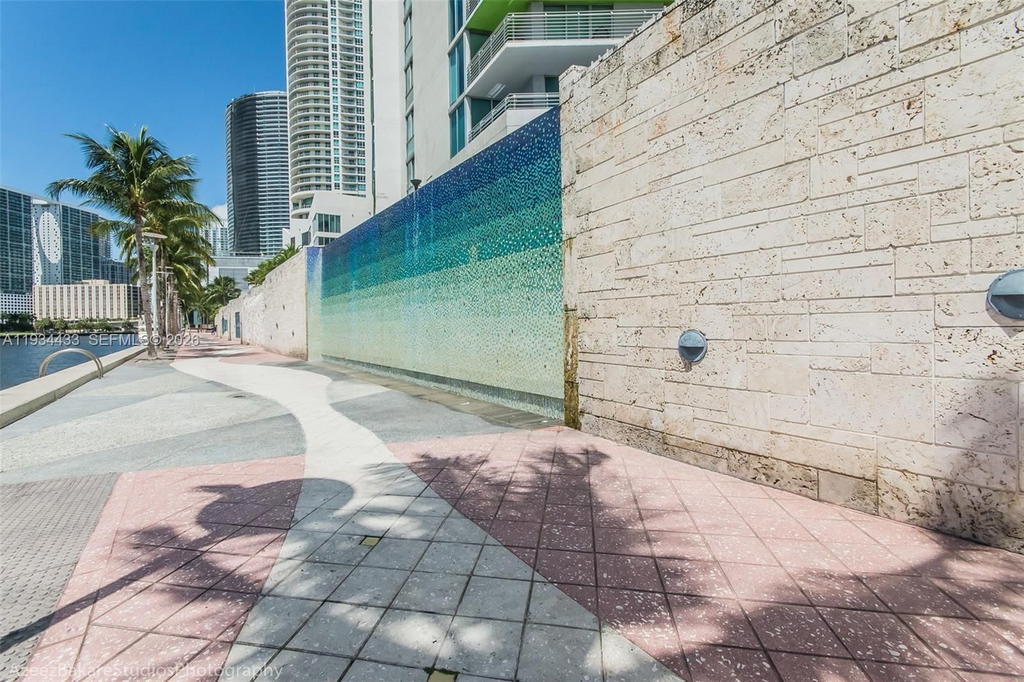 Real estate property located at 325 Biscayne Blvd #621, Miami-dade, One Miami West Condo, Miami, FL