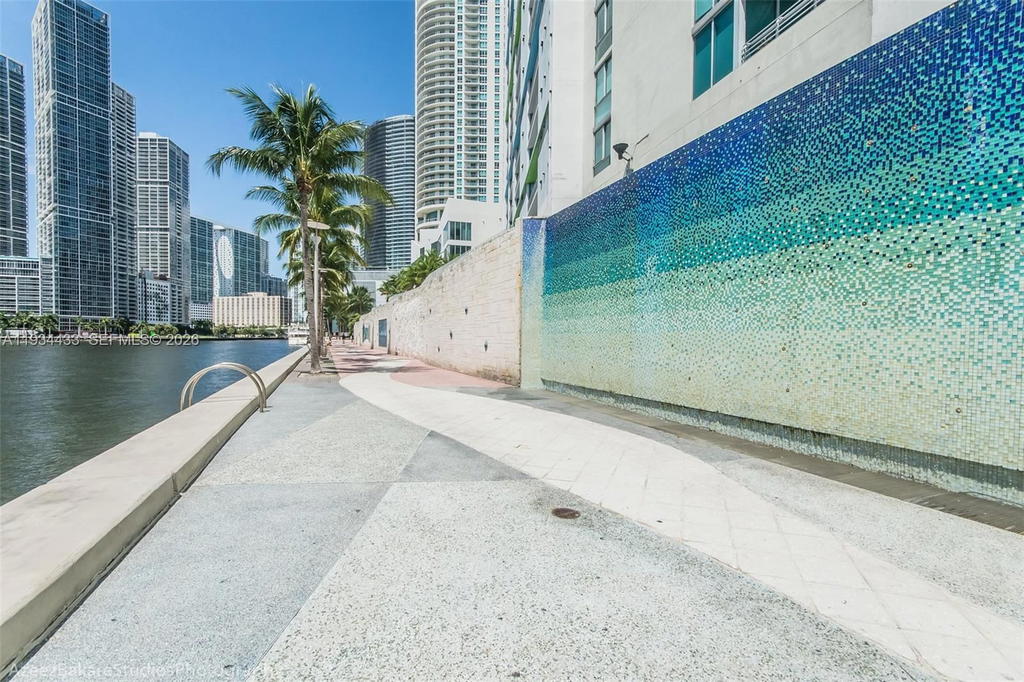 Real estate property located at 325 Biscayne Blvd #621, Miami-dade, One Miami West Condo, Miami, FL