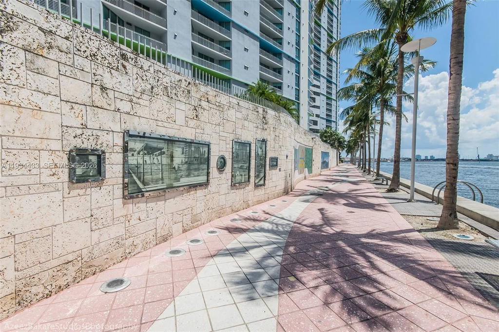 Real estate property located at 325 Biscayne Blvd #621, Miami-dade, One Miami West Condo, Miami, FL