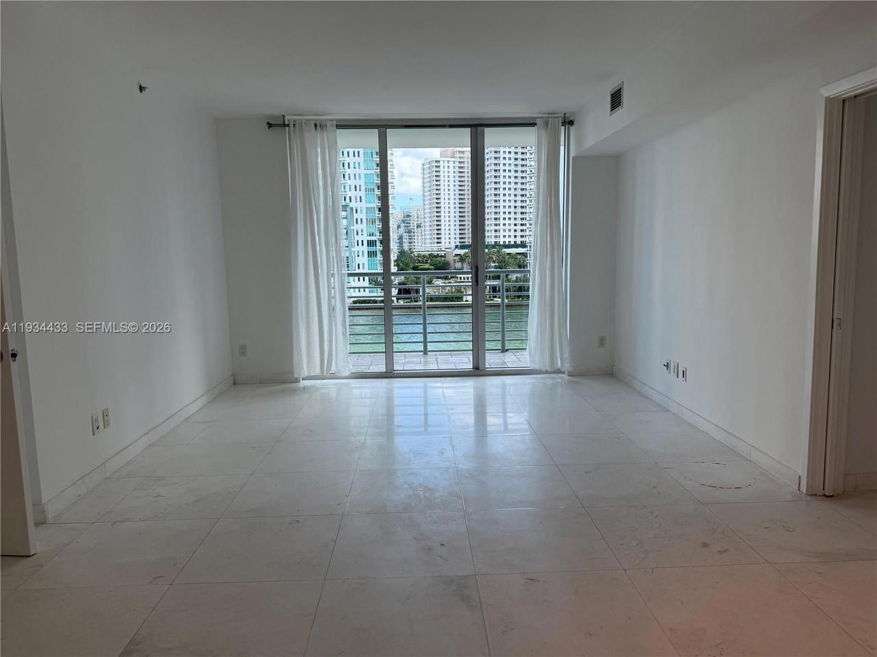 Real estate property located at 325 Biscayne Blvd #621, Miami-dade, One Miami West Condo, Miami, FL