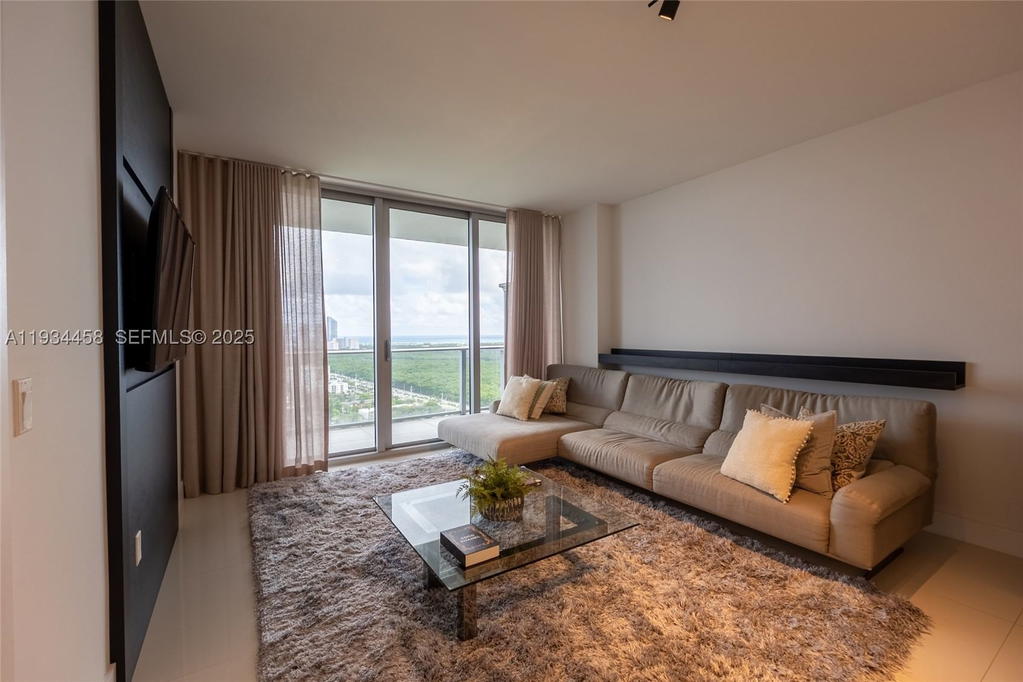 Real estate property located at 16385 Biscayne Blvd #3117, Miami-dade, The Harbour South Condo, North Miami Beach, FL