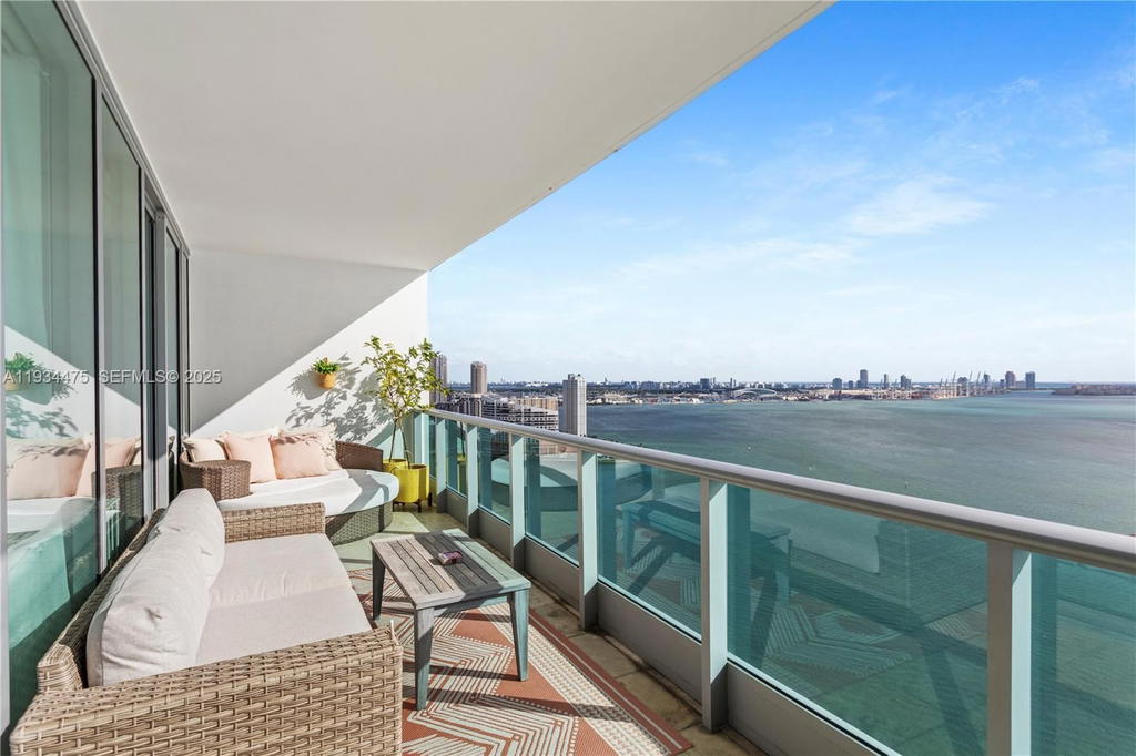 Real estate property located at 1331 Brickell Bay Dr #3007, Miami-dade, Jade Residences At Bricke, Miami, FL