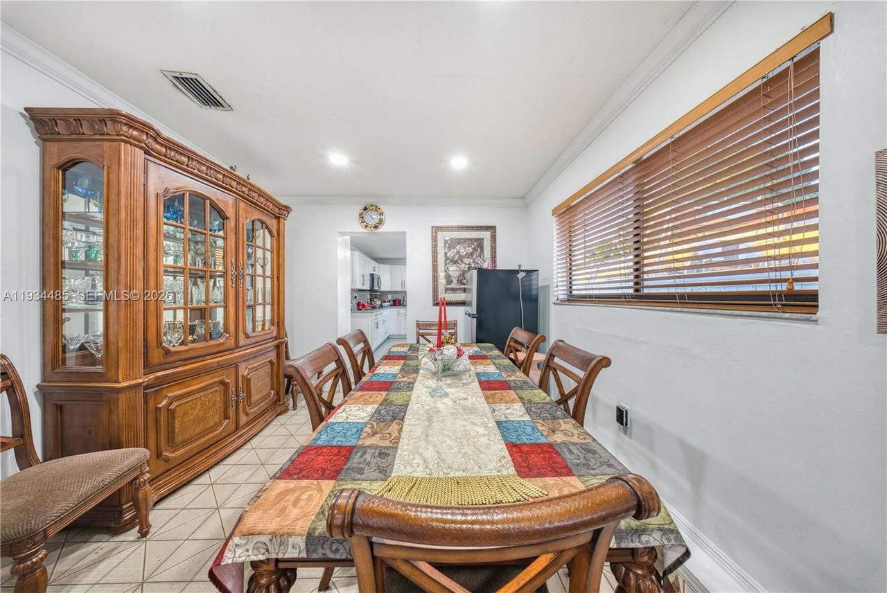 Real estate property located at 3640 92nd Ave, Miami-dade, Central Heights, Miami, FL