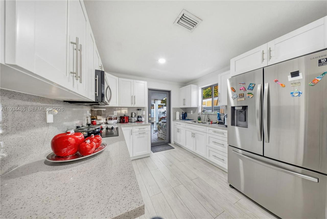 Real estate property located at 3640 92nd Ave, Miami-dade, Central Heights, Miami, FL