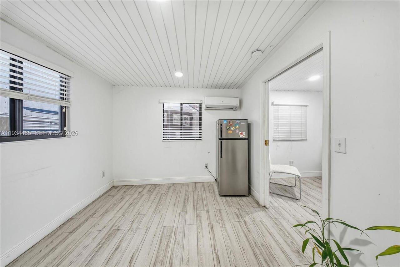 Real estate property located at 3640 92nd Ave, Miami-dade, Central Heights, Miami, FL