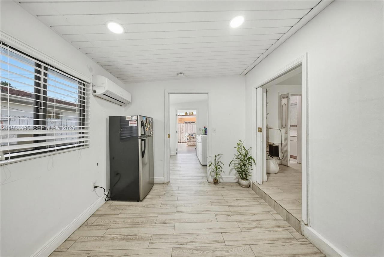 Real estate property located at 3640 92nd Ave, Miami-dade, Central Heights, Miami, FL