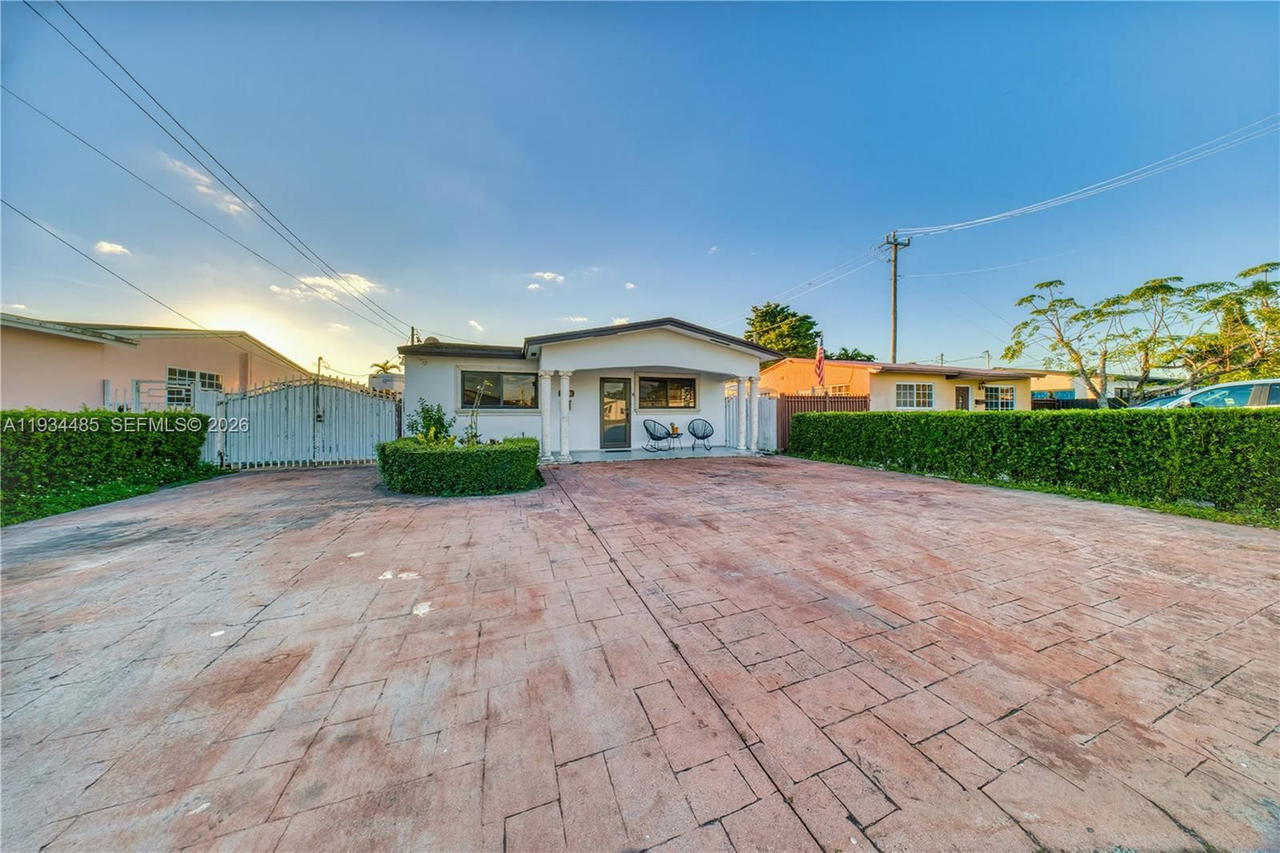Real estate property located at 3640 92nd Ave, Miami-dade, Central Heights, Miami, FL