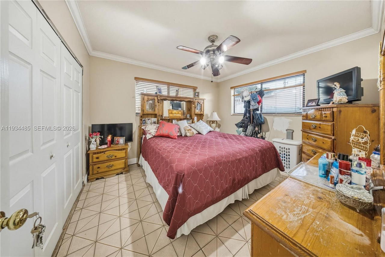 Real estate property located at 3640 92nd Ave, Miami-dade, Central Heights, Miami, FL