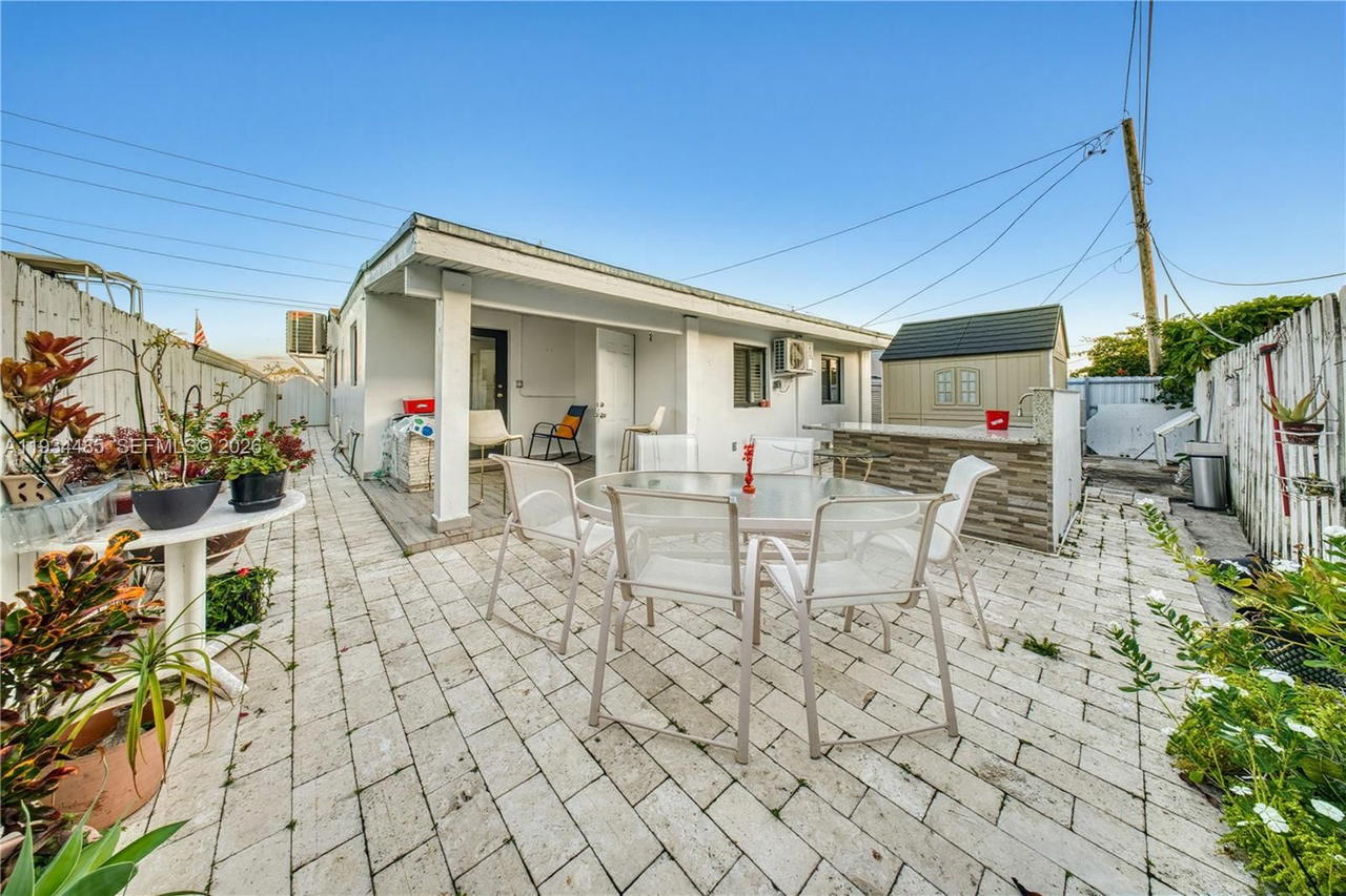 Real estate property located at 3640 92nd Ave, Miami-dade, Central Heights, Miami, FL
