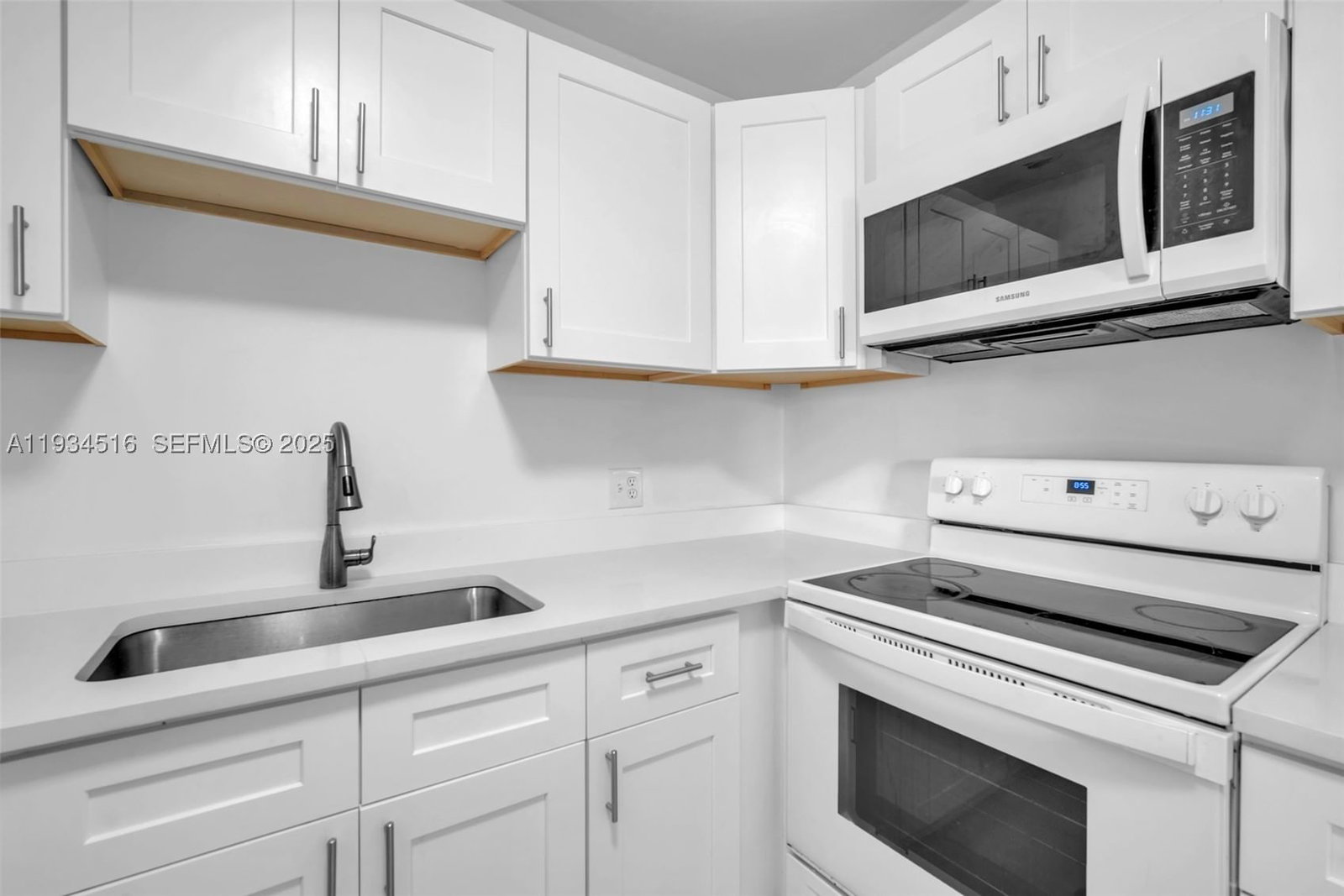 Real estate property located at 1280 43rd Ave #302, Broward, Park South Ten Inc Condo, Lauderhill, FL