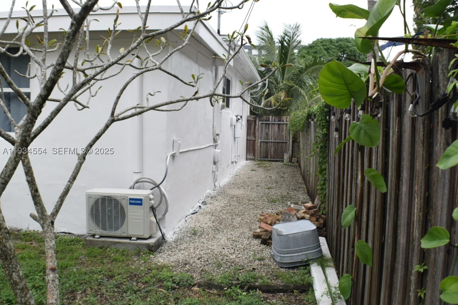 Real estate property located at 630 165th St, Miami-dade, Pleasant Village, Miami, FL
