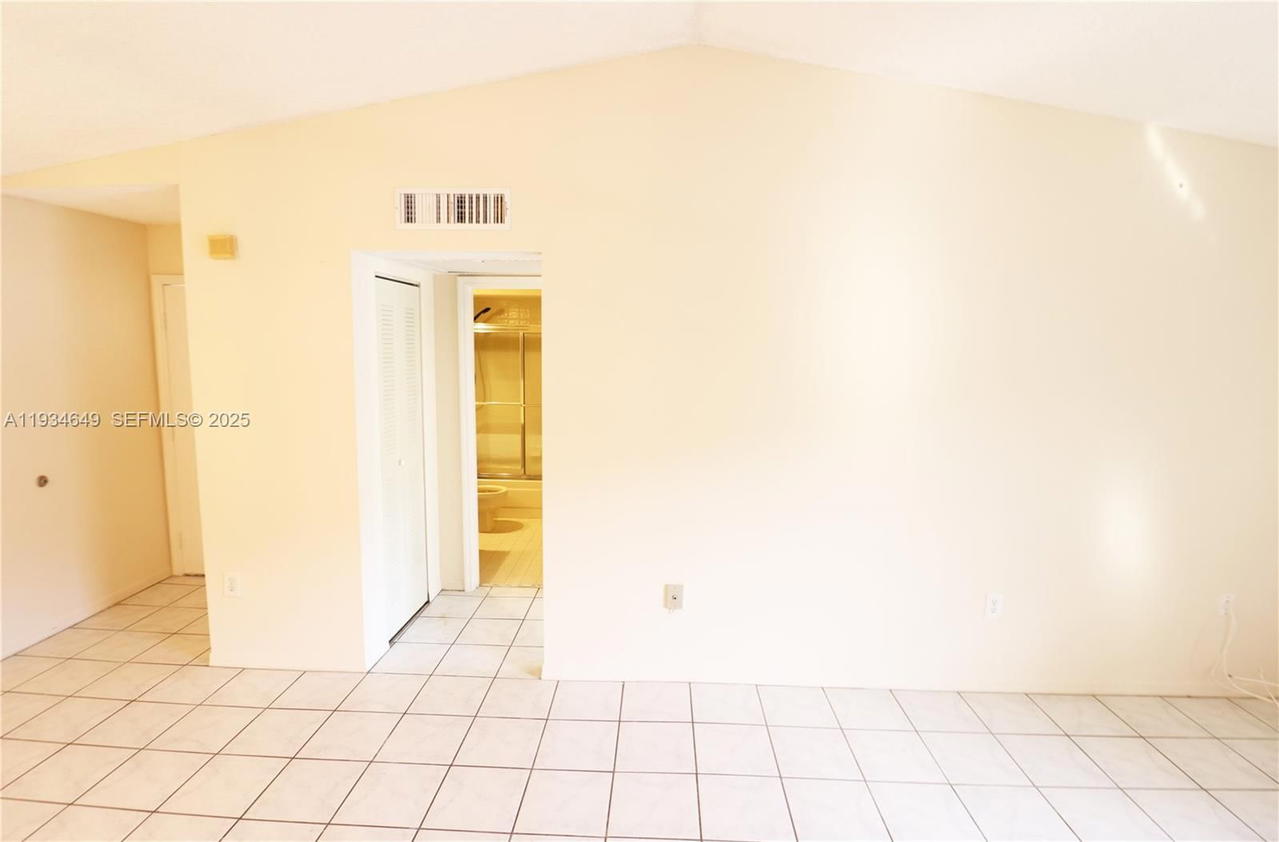 Real estate property located at 464 210th Cir Ter #20410A, Miami-dade, Monterey Village-two, Miami, FL