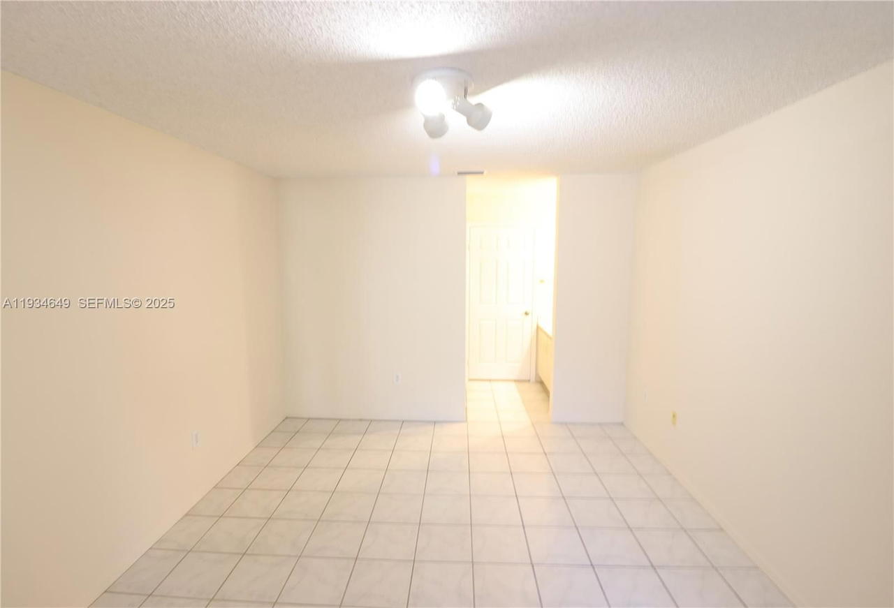 Real estate property located at 464 210th Cir Ter #20410A, Miami-dade, Monterey Village-two, Miami, FL
