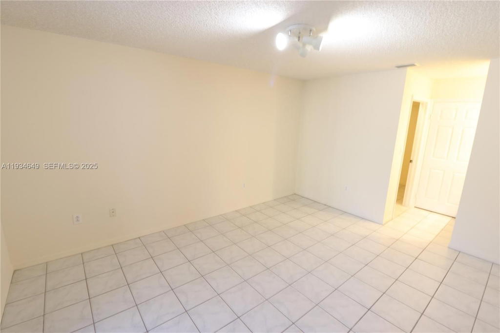 Real estate property located at 464 210th Cir Ter #20410A, Miami-dade, Monterey Village-two, Miami, FL